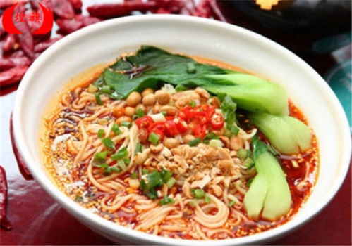 重慶小面火爆全國，哪里能學(xué)正宗配方和餐飲管理技巧？